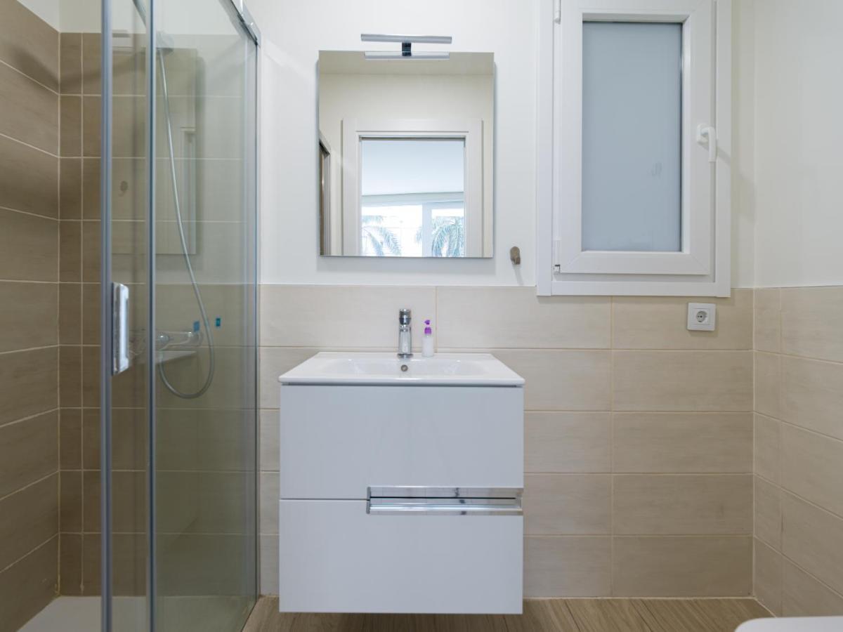 لاس بالماس دي غران كاناريا Homeforguest Modern Apartment In Las Canteras With Parking المظهر الخارجي الصورة